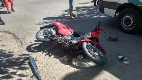 Dos niños graves por un choque