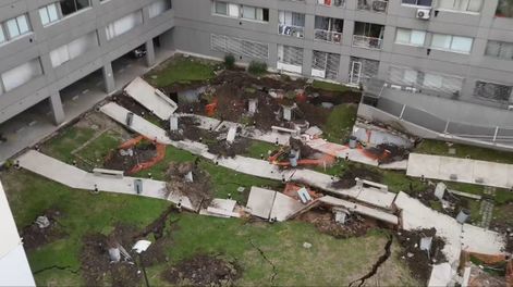 se derrumbo el estacionamiento de un edificio en parque patricios y hay 200 vecinos afectados