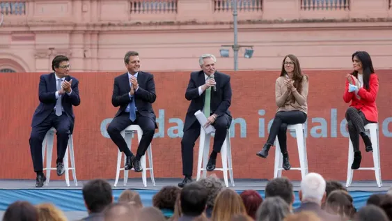 Alberto propone ampliar a 90 días la licencia por paternidad