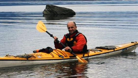 kayakista desaparecido: la compleja zona donde lo buscan y en qué se sostiene la chance de hallarlo con vida