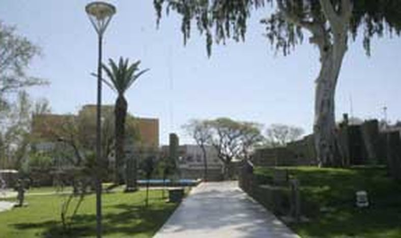 Plaza Yrigoyen: quieren contratar adicionales de día