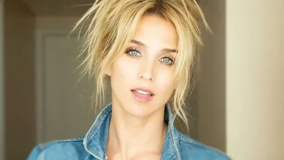 ¡Soledad Fandiño beboteó en la pile con un delfín entre las piernas!