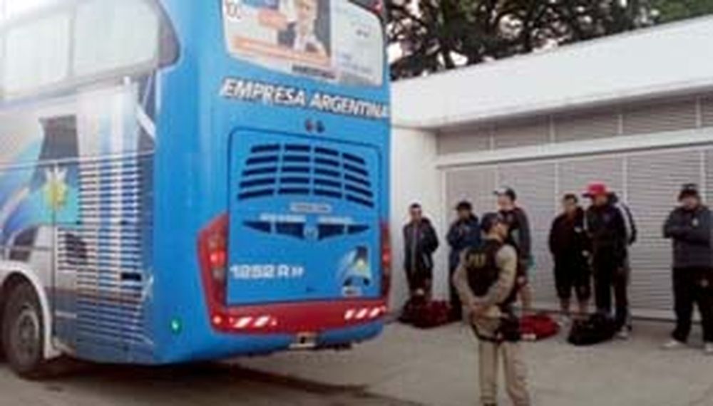 Hinchas de Newell’s detenidos con armas blancas, droga y alcohol