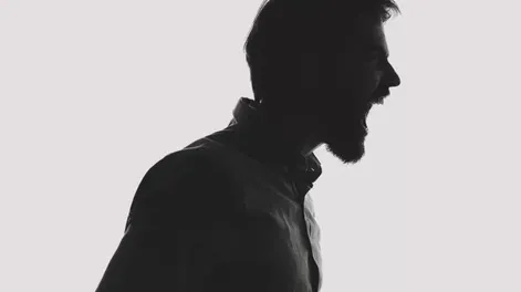 No quiso volver con él y la amenazó: “Voy a buscar el fierro y te voy a hacer boleta”