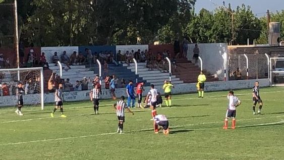 Peñarol se quedó con sabor amargo: empató 2-2 frente a Cipolletti en Chimbas