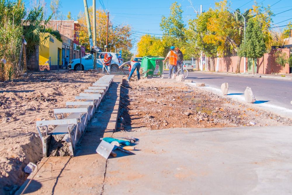 Rivadavia comenzó con la obra de urbanización de la esquina conformada por las calles Sargento Cabral y Cabañas.