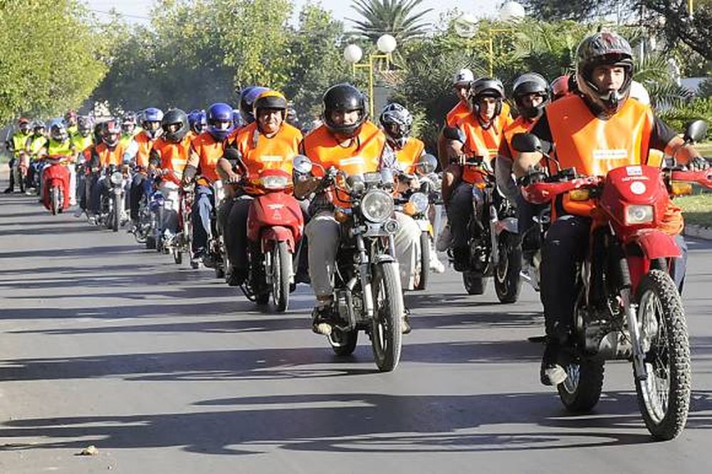 Juntada para que todos se pongan casco
