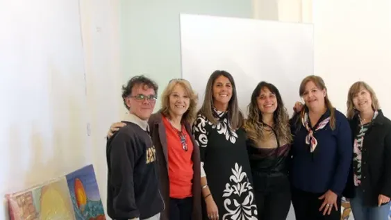 De izq a der. Wilfredo Salinas y los integrantes de Fuzionarte