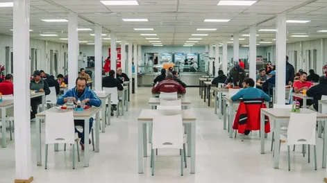 BINACIONAL. Como parte del yacimiento está en Chile, si bien los extranjeros están del lado chileno, usan el campamento en territorio sanjuanino.