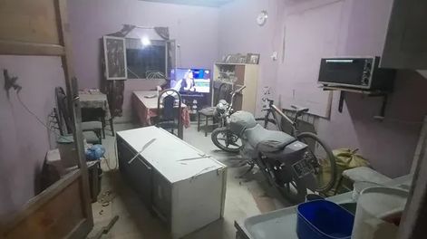 De terror: un hombre acusado de golpear y abusar de su madre, se atrincheró y amenazó con quemarse vivo