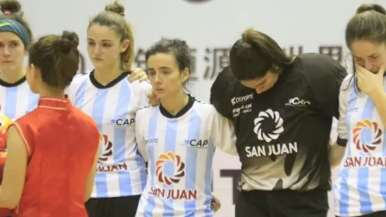 Las Águilas, sin título pero con el vuelto alto