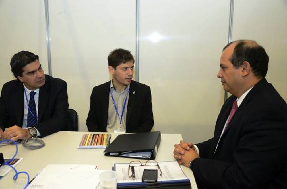 ¿El Gobierno negocia un fuerte crédito en dólares?