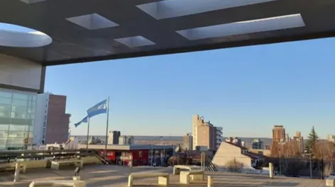 Un policía le quiso hacer un chiste a un amigo y lo mató de un tiro en el pecho