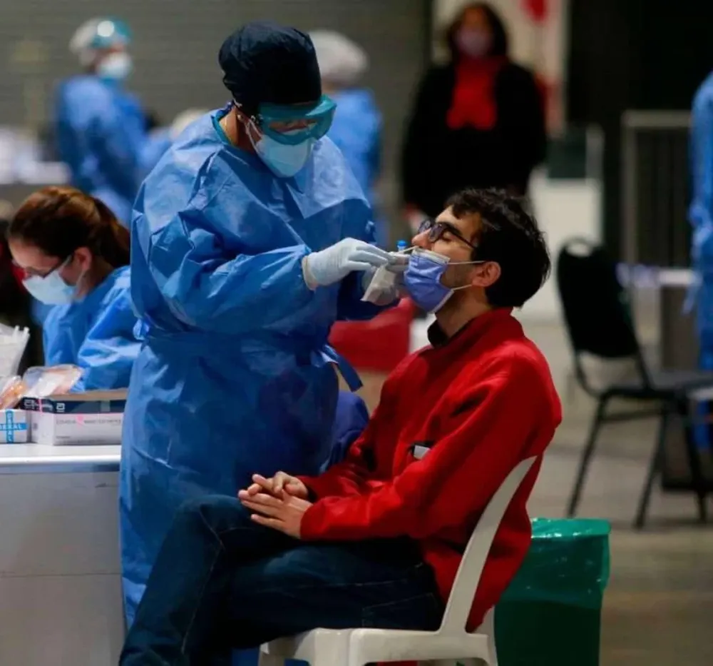 En las últimas 24 horas se registraron 7 muertes y 4.163 nuevos contagios de covid