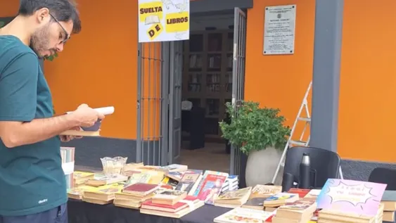 “Suelta de libros”, la interesante y gratuita propuesta de la Dirección de Bibliotecas Populares a la mano de los sanjuaninos