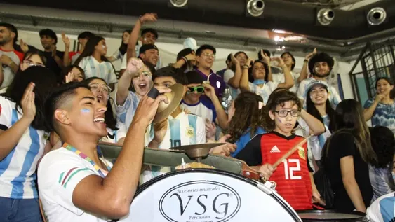 La Jornada Arquidiocesana de la Juventud se tiñó de celeste y blanco