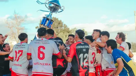 Campeones, Deportivo La Estrella se quedó con el Oficial de la Liga Jachallera venciendo en la final a Sportivo Racing.
