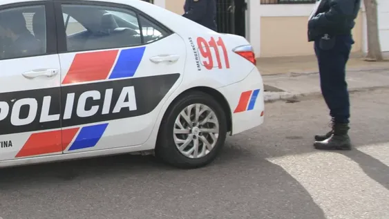 Una puesta en escena de “municipales” y tiros para robar más de $800.000 y un auto