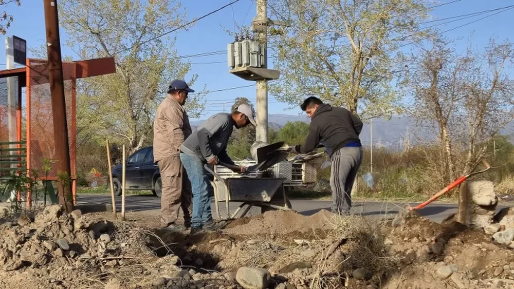 Los trabajos en Villa Aurora arrancaron con el emperajemiento del terrenos en las esquinas.