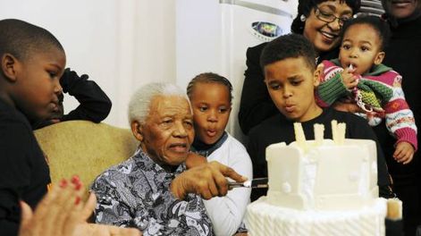 El mundo homenajea a Mandela