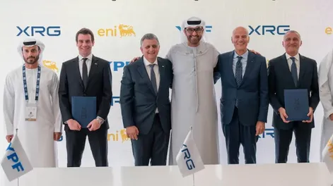 YPF firmó el acuerdo para sumar a un inversor árabe en la producción GNL en Argentina