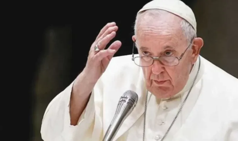 Francisco aseguró que “no se debe nunca asesinar en nombre de Dios”