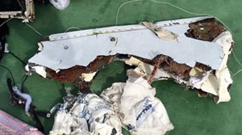 Qué pasó en los últimos minutos del vuelo de EgyptAir