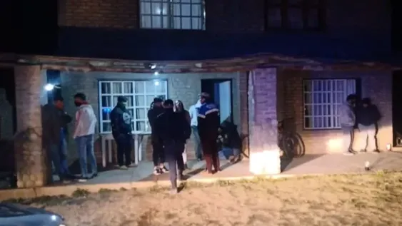 Una prisión efectiva, 14 condicionales y una orden de captura por fiesta clandestina