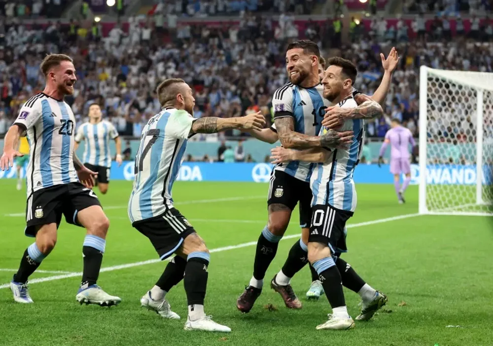 Con sufrimiento y a pura actitud, Argentina venció a Australia y está en Cuartos de final