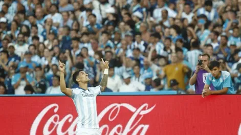Madrugón. Solari empezó a castigar a River temprano. Reaccionó el Millonario, lo dio vuelta pero Racing lo terminó eliminando en el descuento.