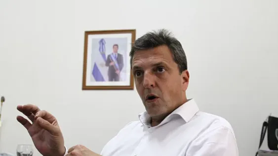 “Es más importante gastar en vacunar que en las boletas”