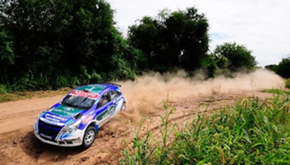 Nalbandian ya probó el auto con el que competirá en el rally