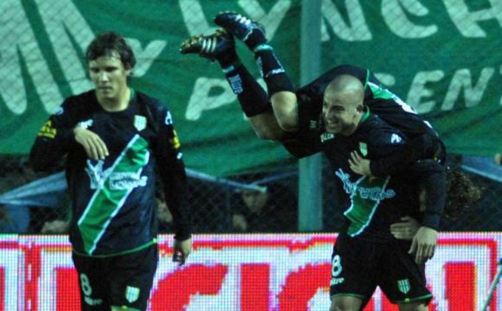 Lanús y Vélez ponen la punta en juego