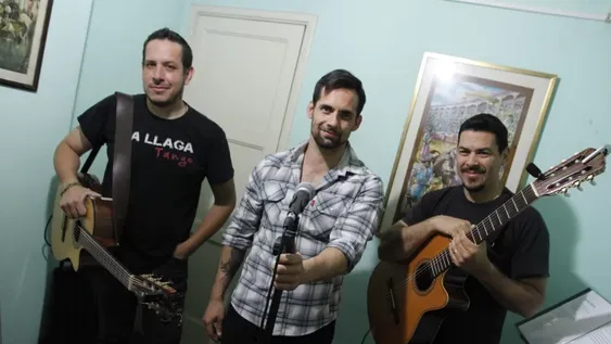 Melodías de ayer con madera de hoy