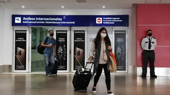 Un paro afecta los vuelos en todo el país