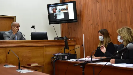 Confesó que quiso mutilar los genitales de su ex y matarlo, acepta 10 años