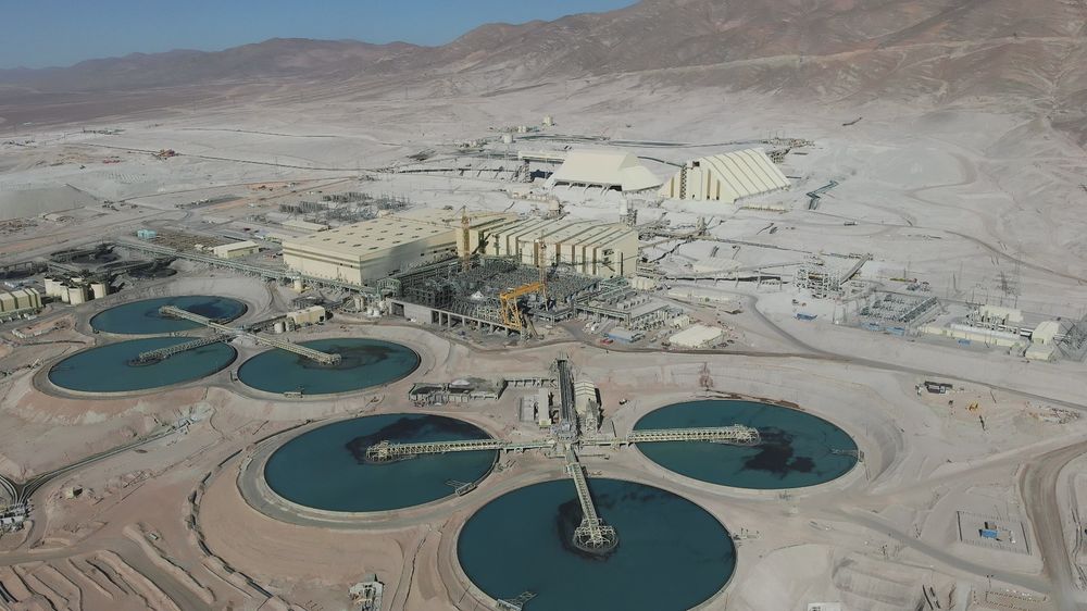 El proceso de extracción de minerales es donde más porcentaje del capex minero se invierte, además de tener el mayor potencial de desarrollo de nuevas tecnologías para poder afrontar los desafíos de los nuevos yacimientos.&nbsp;