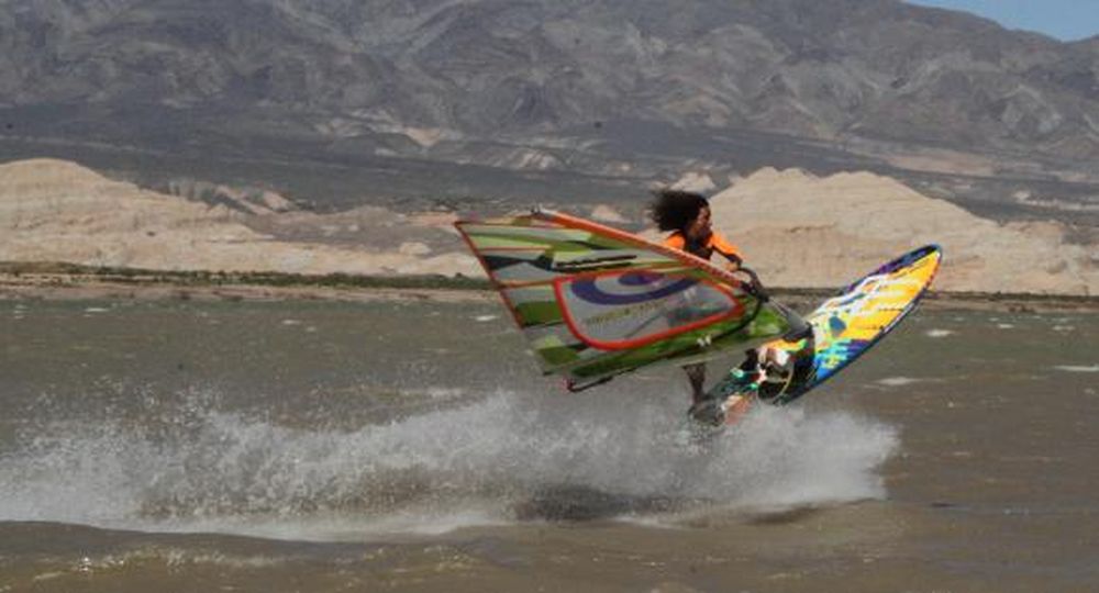 Más agua y turismo en Cuesta del Viento