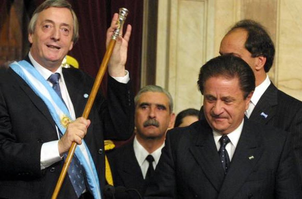 Idas y vueltas de Kirchner  para abrazar la candidatura