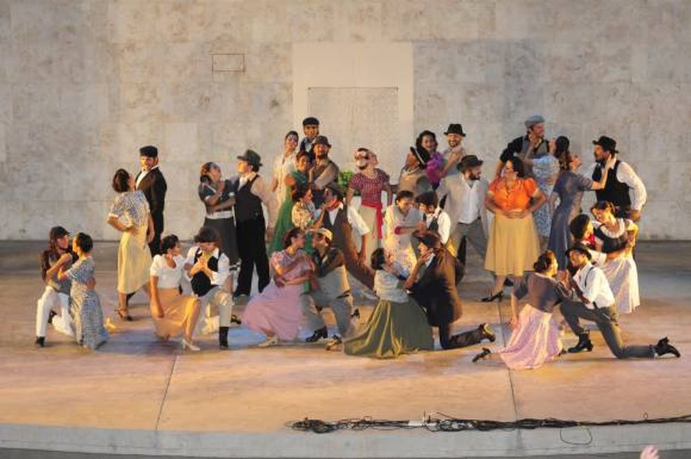 Palpitando la primera luna