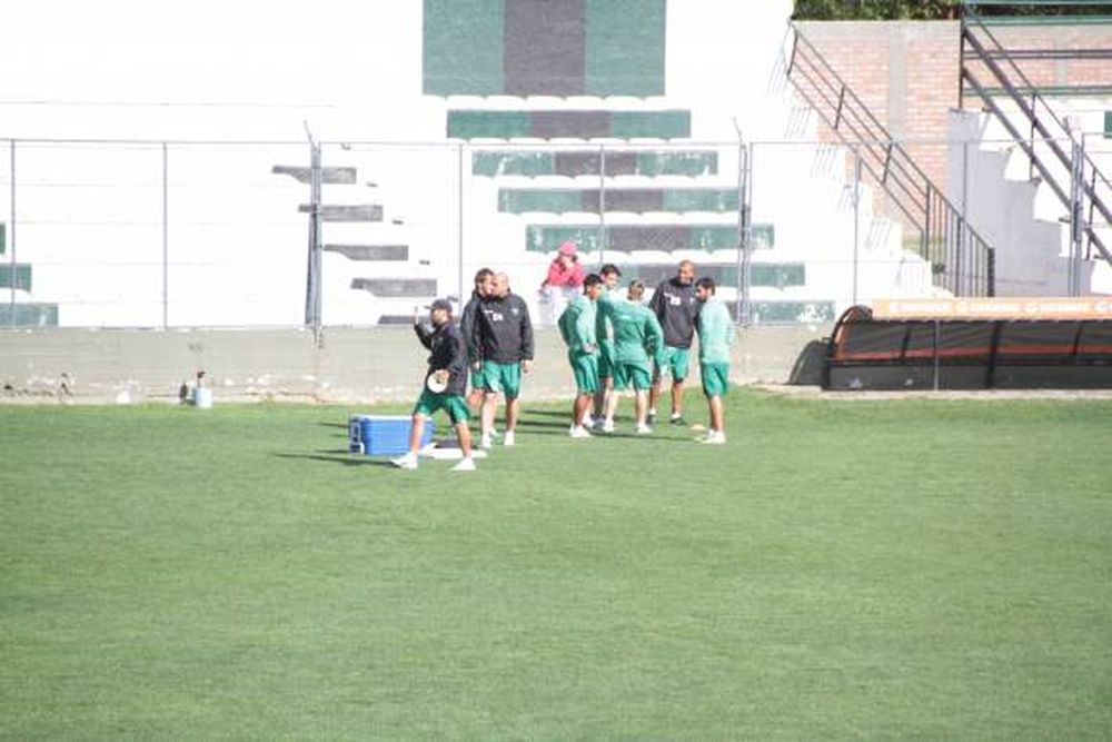 Daniel Garnero probó un equipo con Bogado y Caprari de titulares