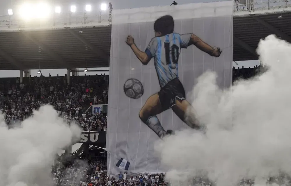 [Fotos] El homenaje en las canchas de la Liga Profesional a Diego Maradona