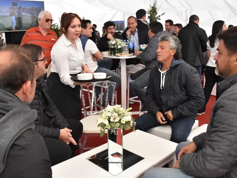 Gorosito asistió para analizar a su próximo rival en casa