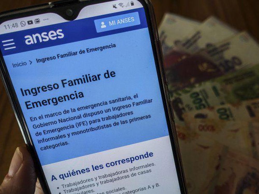 Alerta por nueva estafa por WhatsApp con el IFE