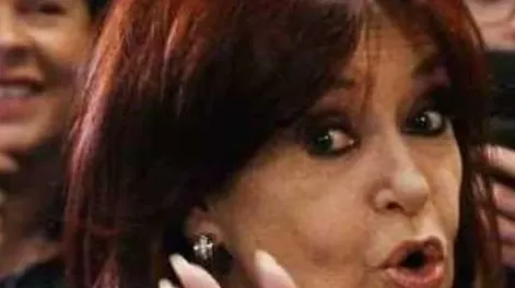 Contragolpe de CFK contra Milei: “Admita que firmó, cobró y lo pescaron”