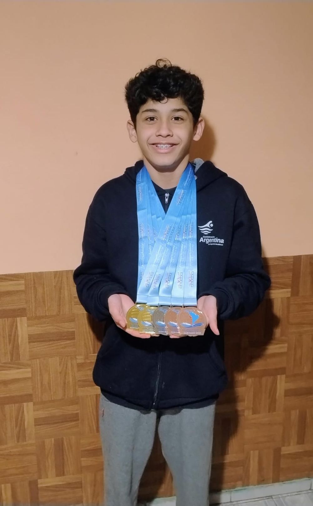 Futuro. El nadador sanjuanino Bautista Lima fue figura en Chile ganando oro en Postas.&nbsp;