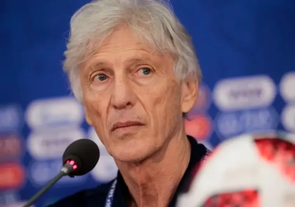 Después de poco más de un año, Pekerman renunció como DT de Venezuela