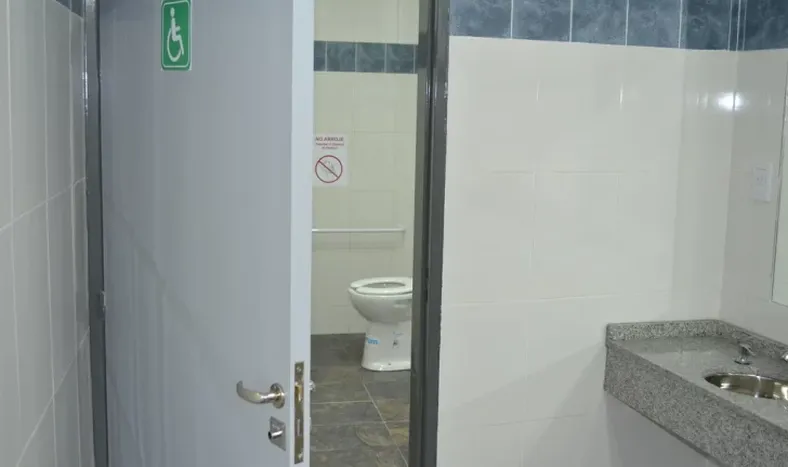 Falta de higiene en baños de la Terminal de Ómnibus