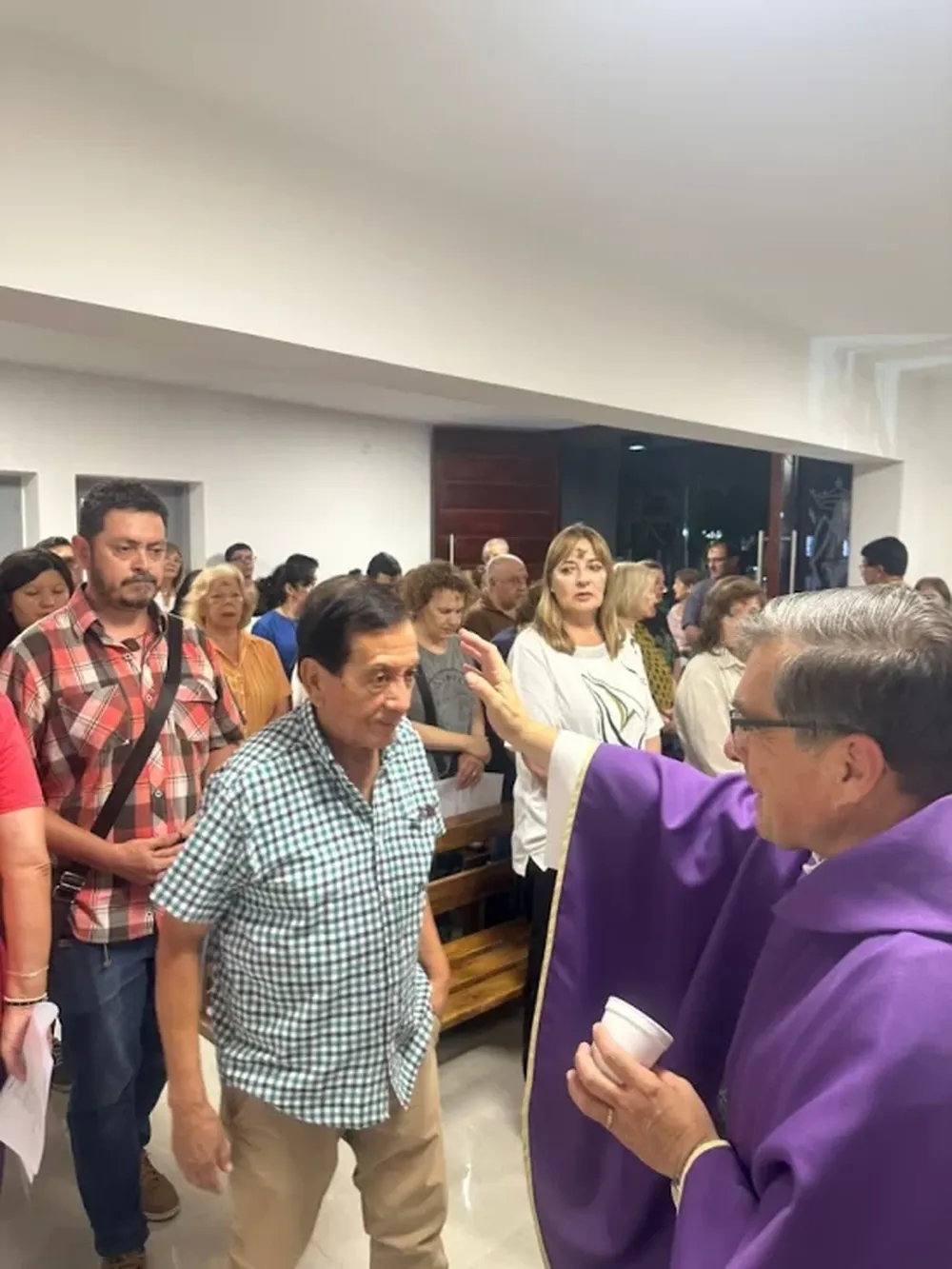 Desde ahora, celebran misa de lunes a viernes en la capilla del Hospital Rawson.