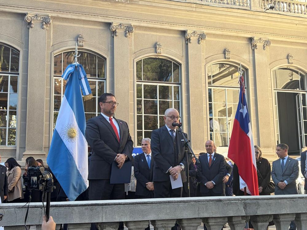brindis tradicional brindis patrio de Argentina en Chile2026 (2)
